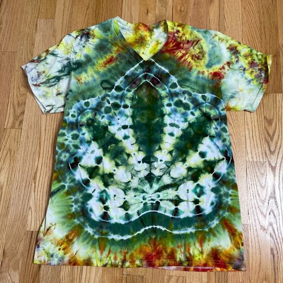 handmade tie dyed unisex tshirt XL pot leaf green gold vneck - Picture 2 of 8